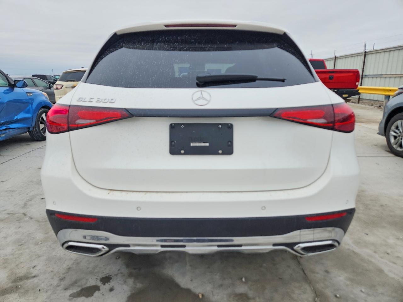 2025 MERCEDES-BENZ GLC — ?