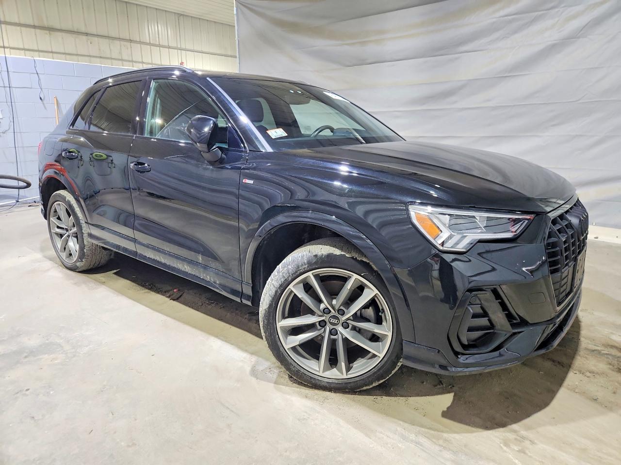 2022 AUDI SUV Q3