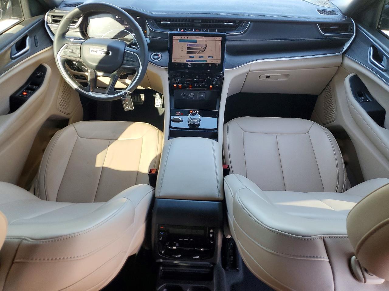 2024 JEEP GRAND CHEROKEE
