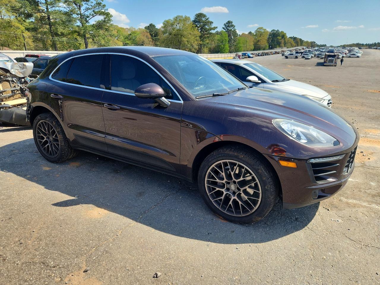 2018 PORSCHE MACAN — ?