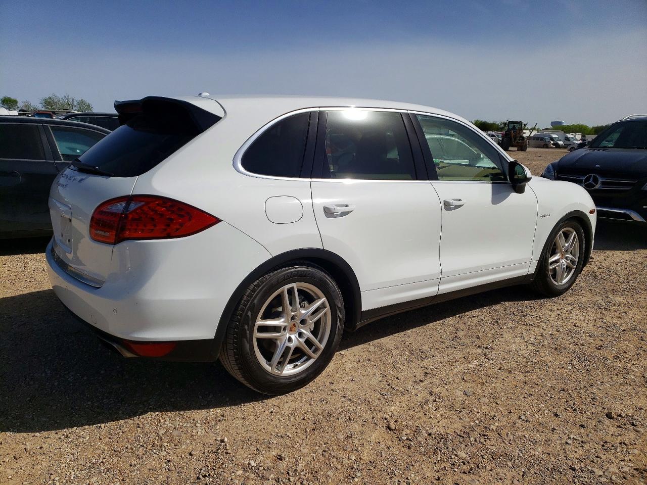 2014 PORSCHE CAYENNE