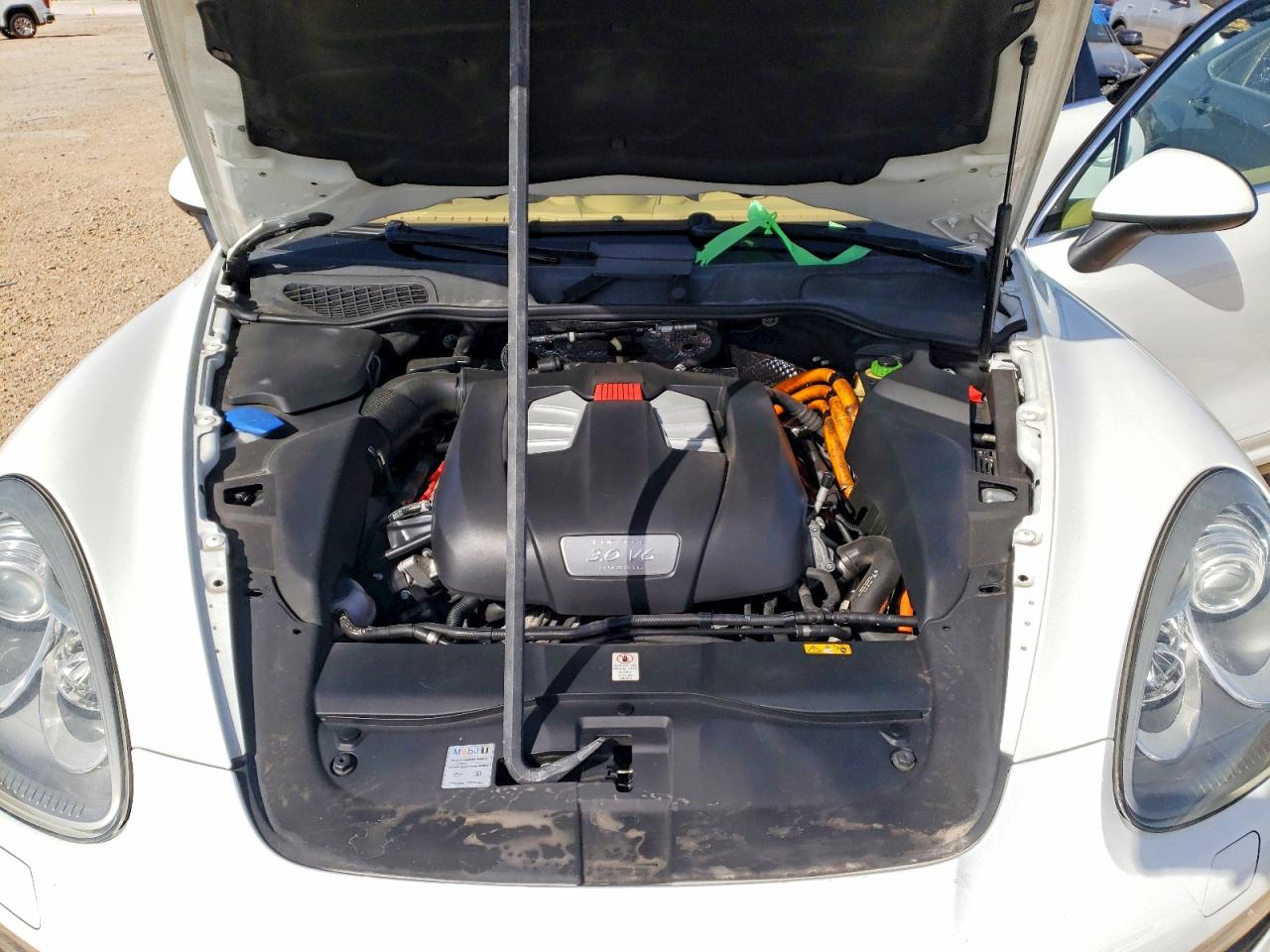 2014 PORSCHE CAYENNE