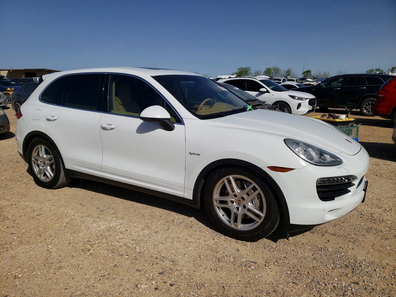 2014 PORSCHE CAYENNE