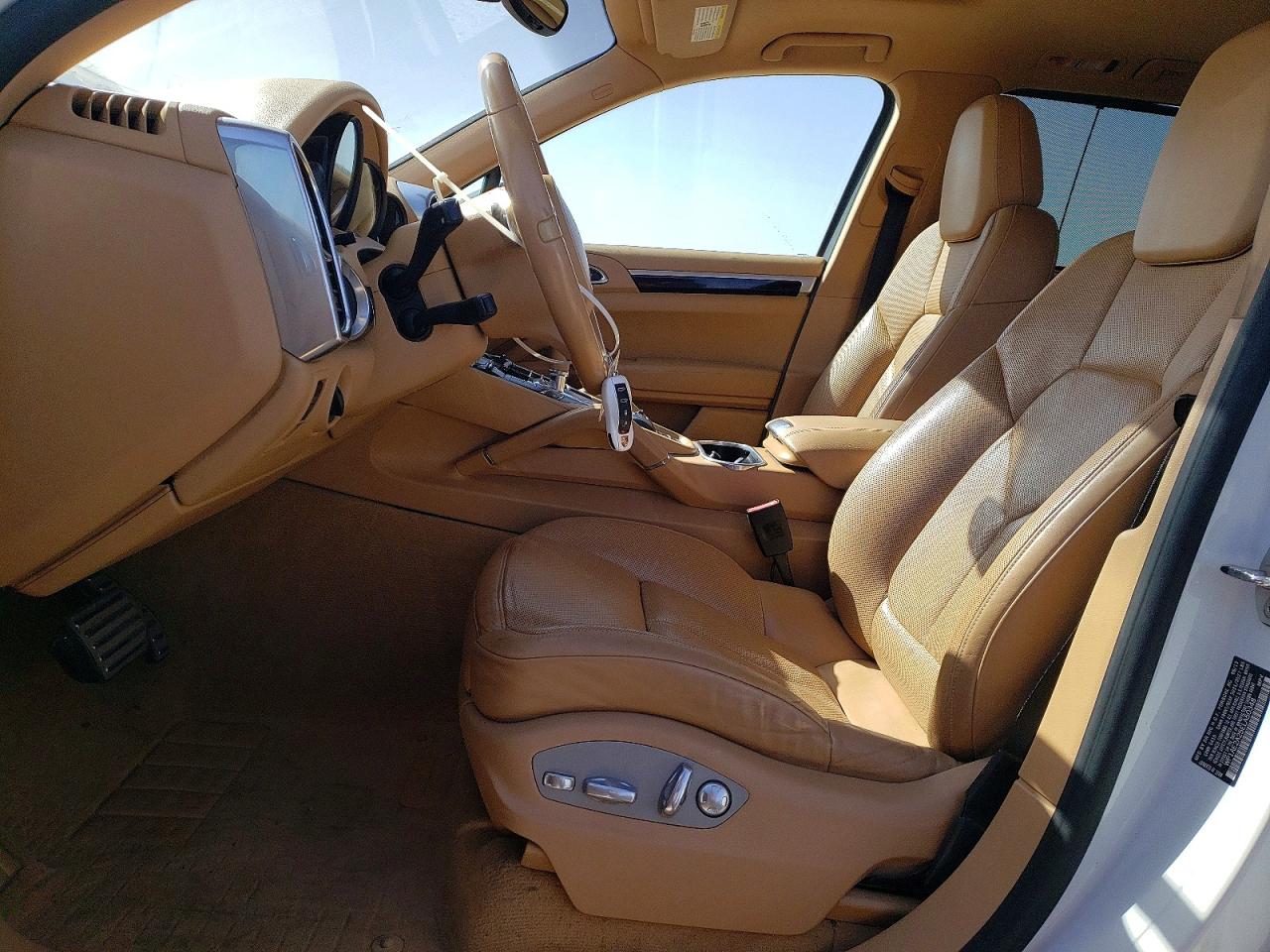 2014 PORSCHE CAYENNE
