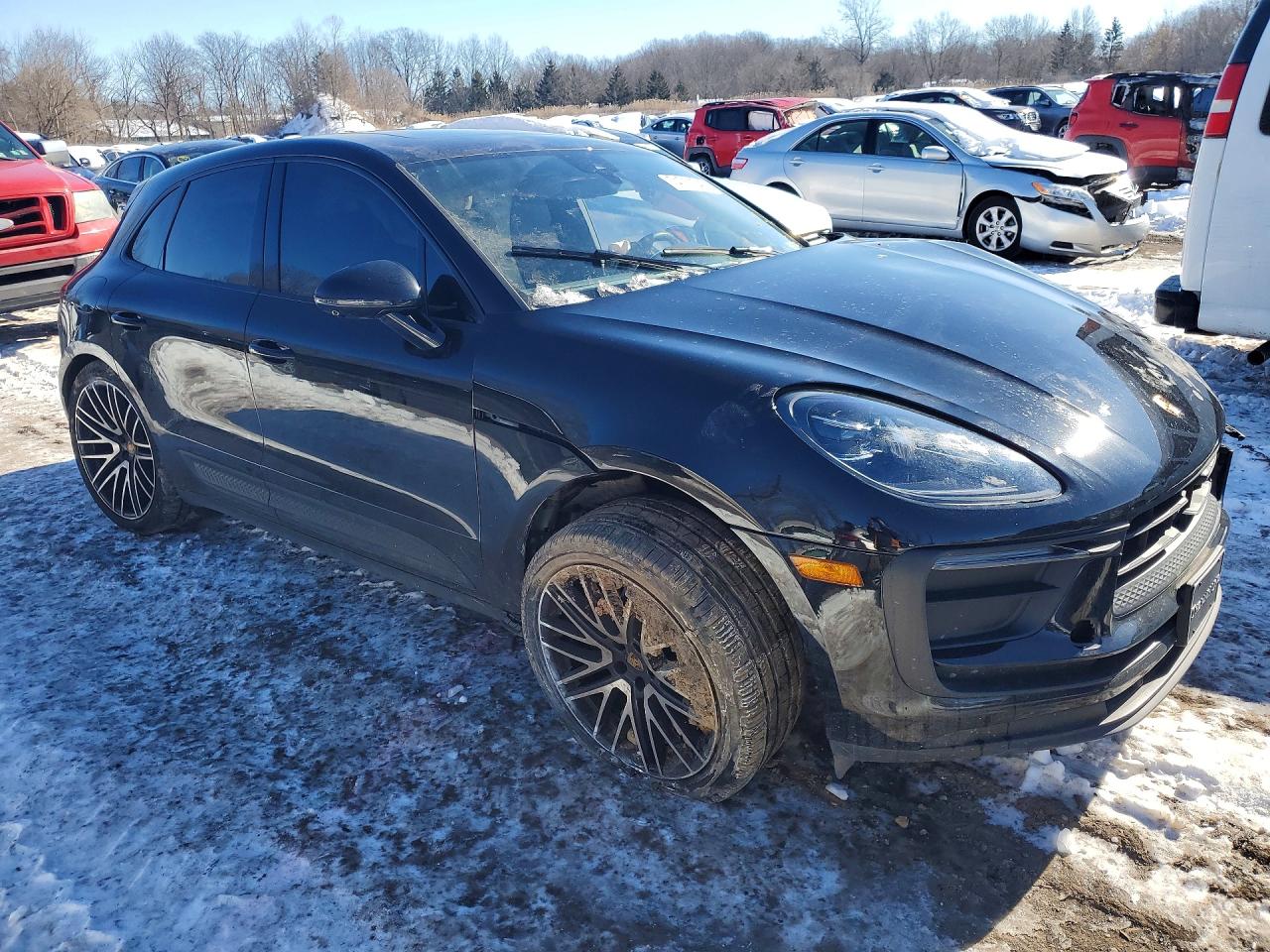 2025 PORSCHE MACAN