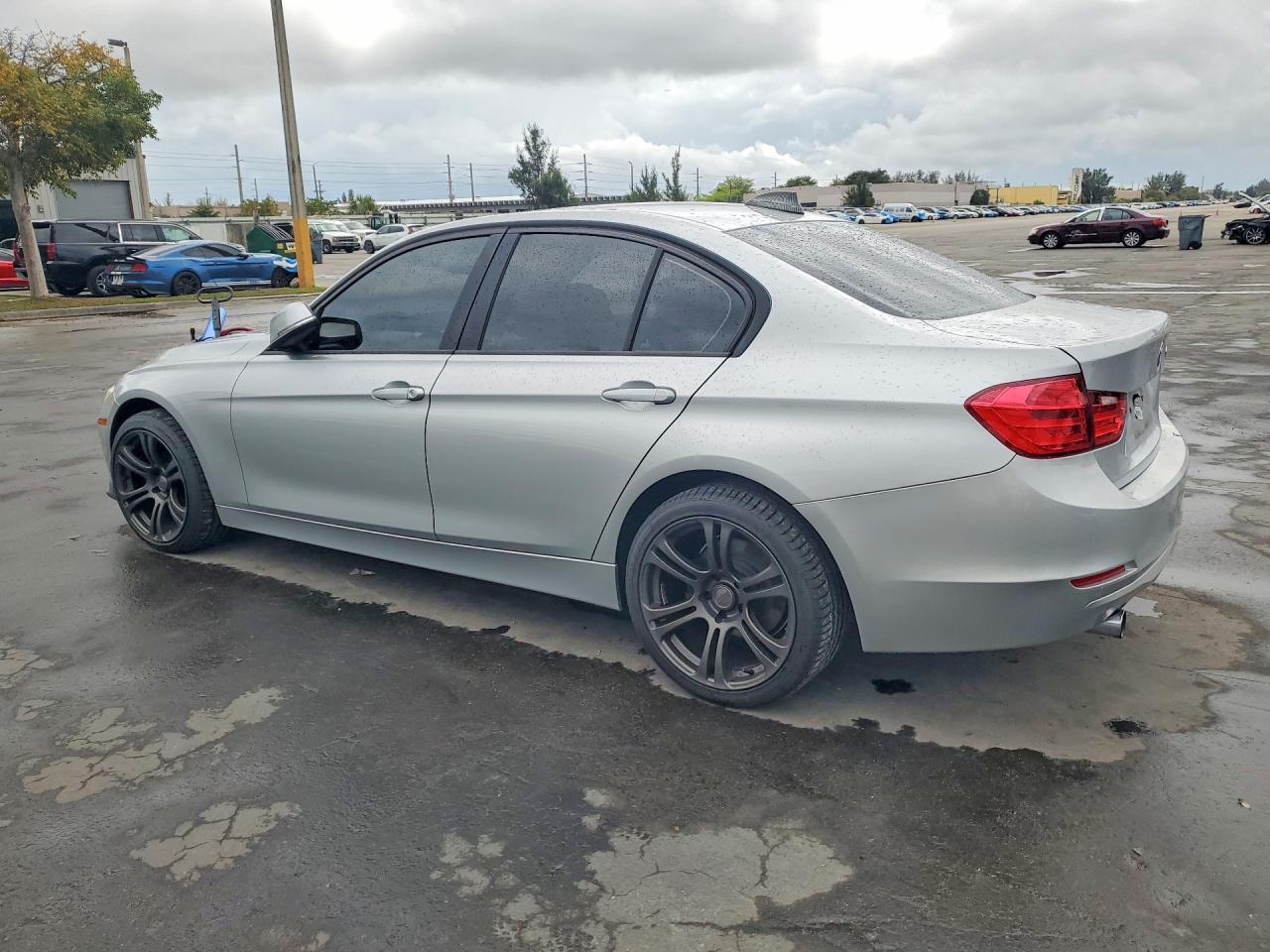 2015 BMW 320 — ?