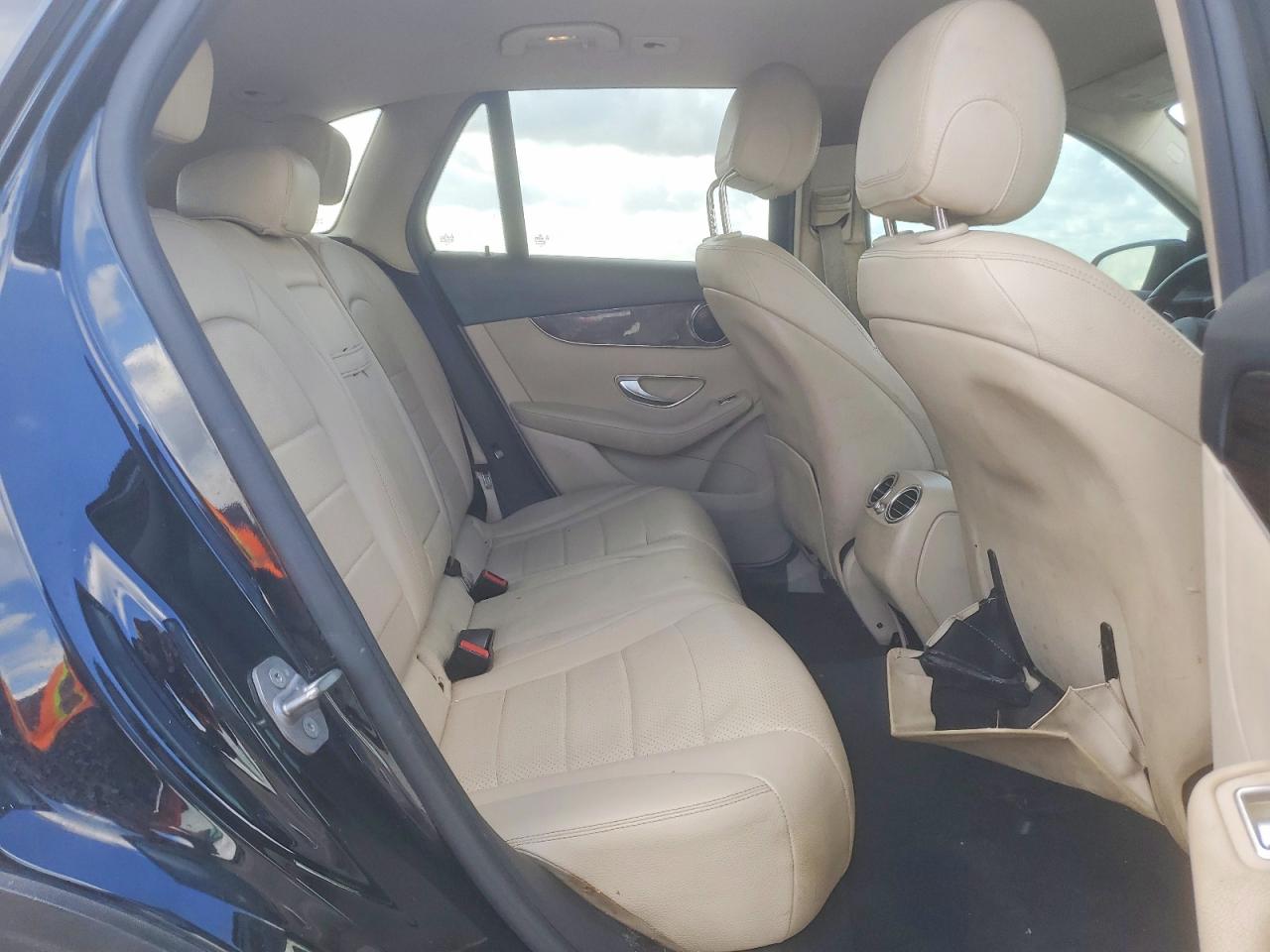 2016 MERCEDES-BENZ GLC
