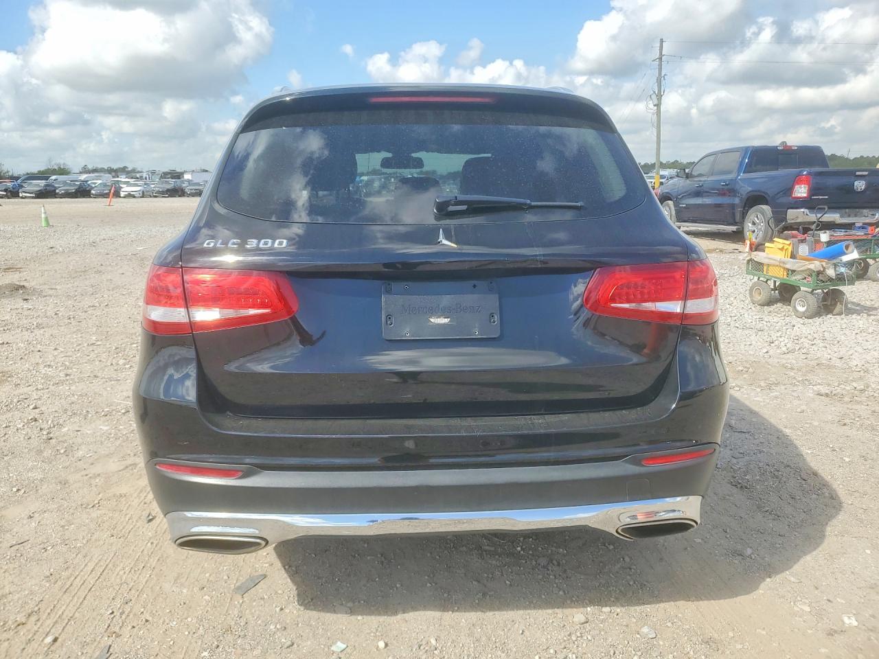 2016 MERCEDES-BENZ GLC