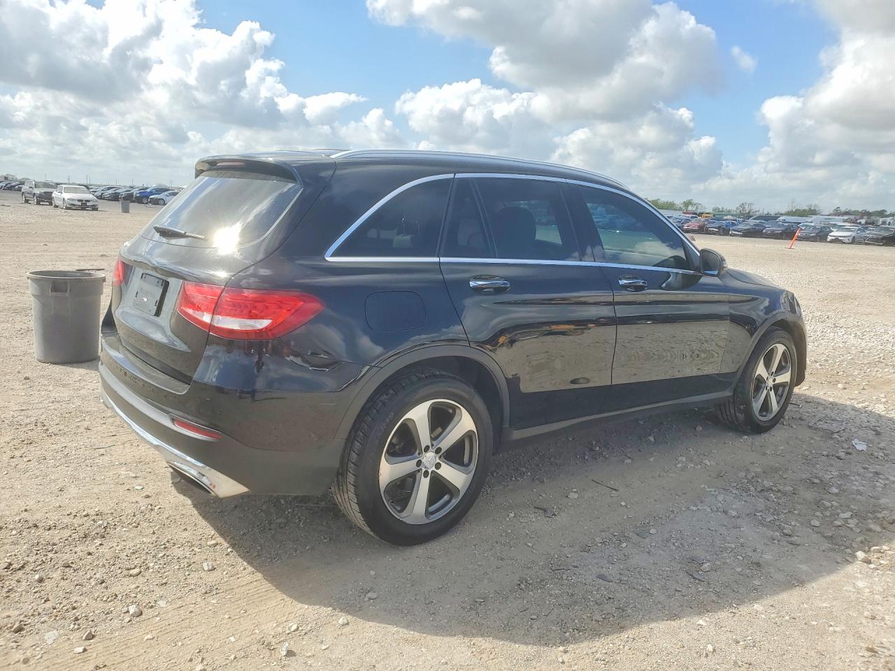 2016 MERCEDES-BENZ GLC