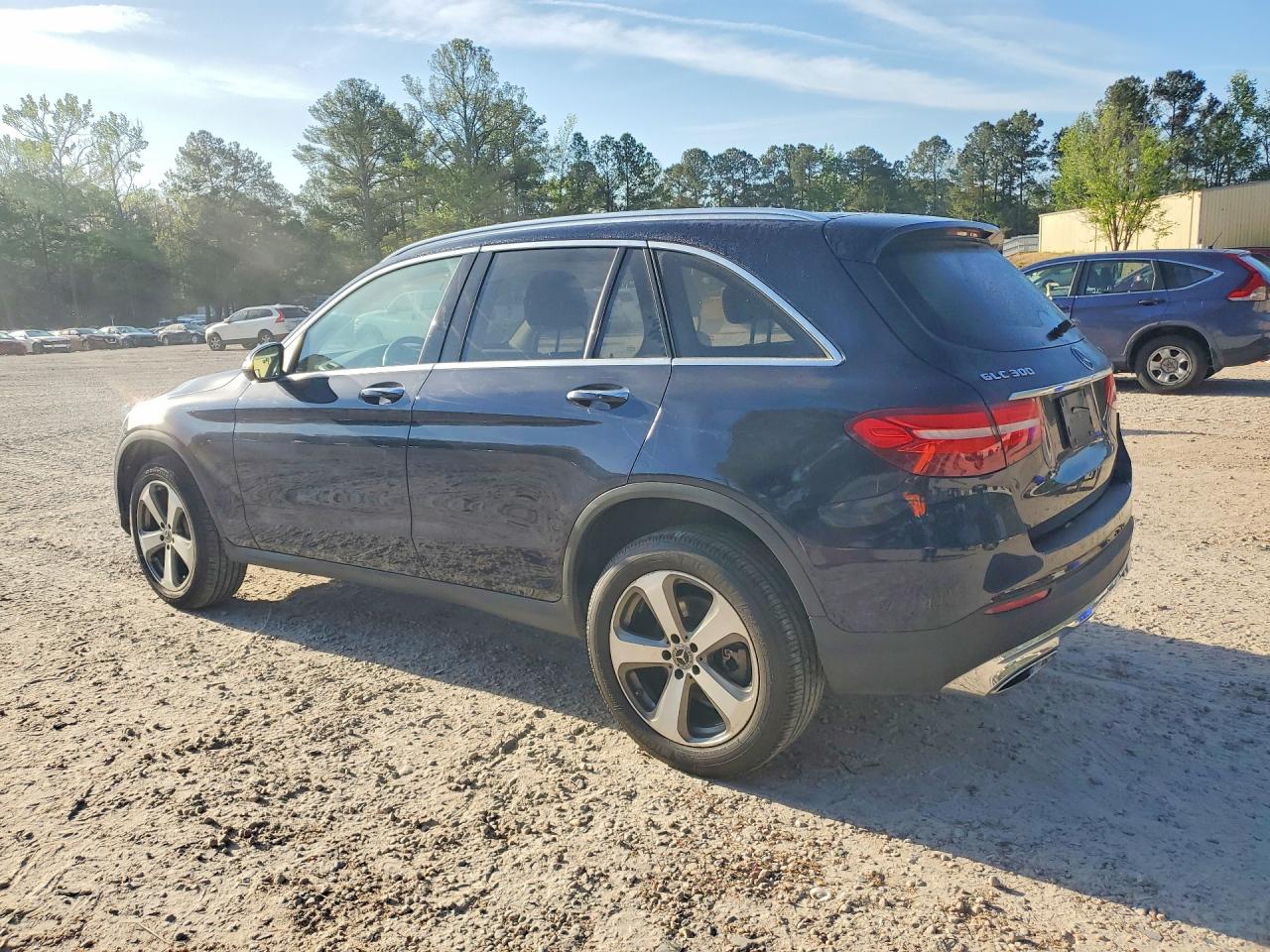 2019 MERCEDES-BENZ GLC — ?