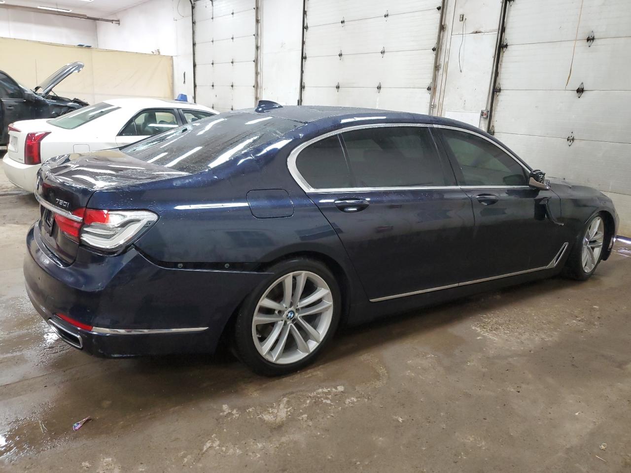 2018 BMW 750