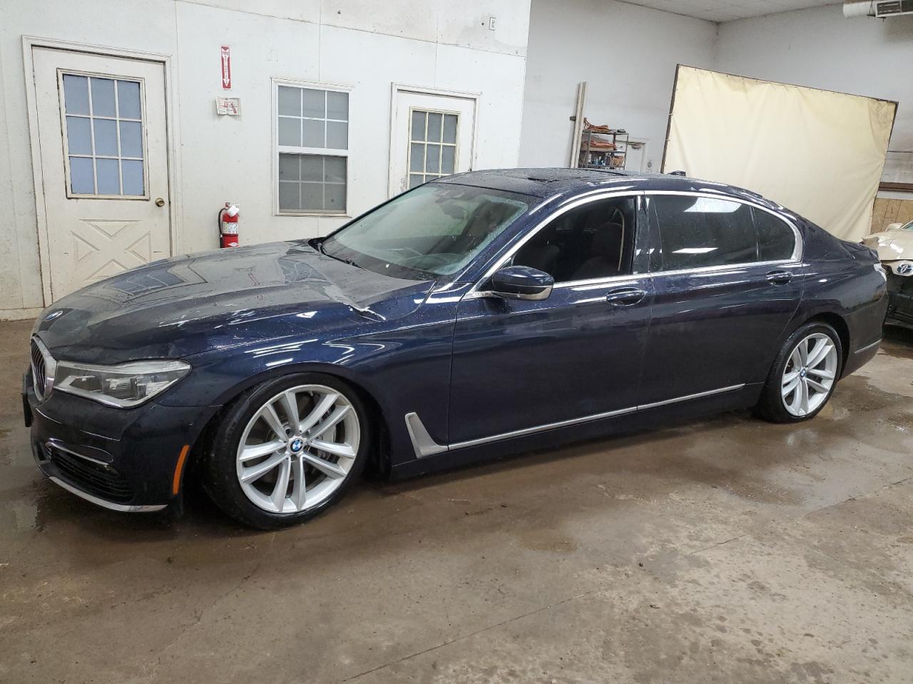 2018 BMW 750