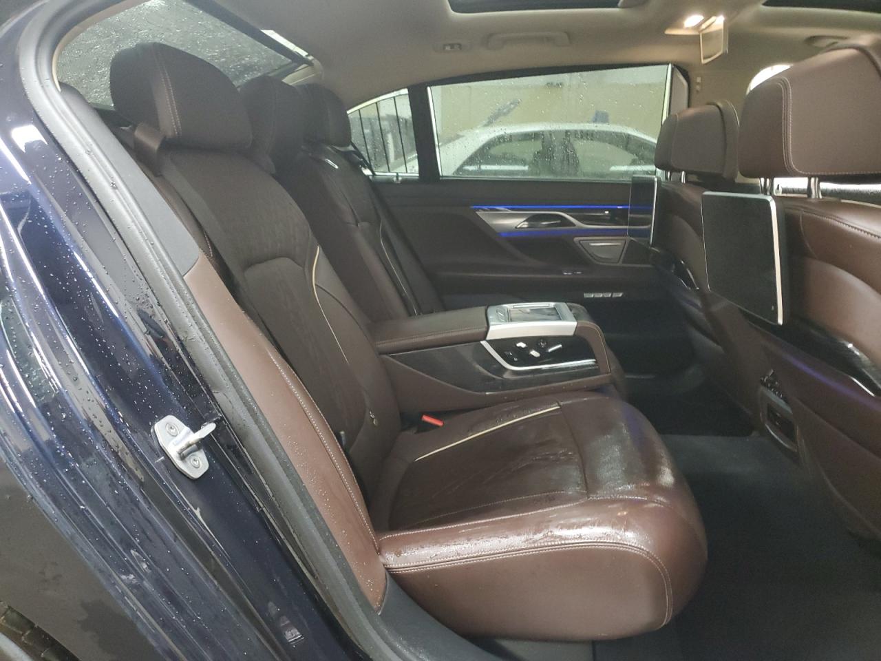 2018 BMW 750