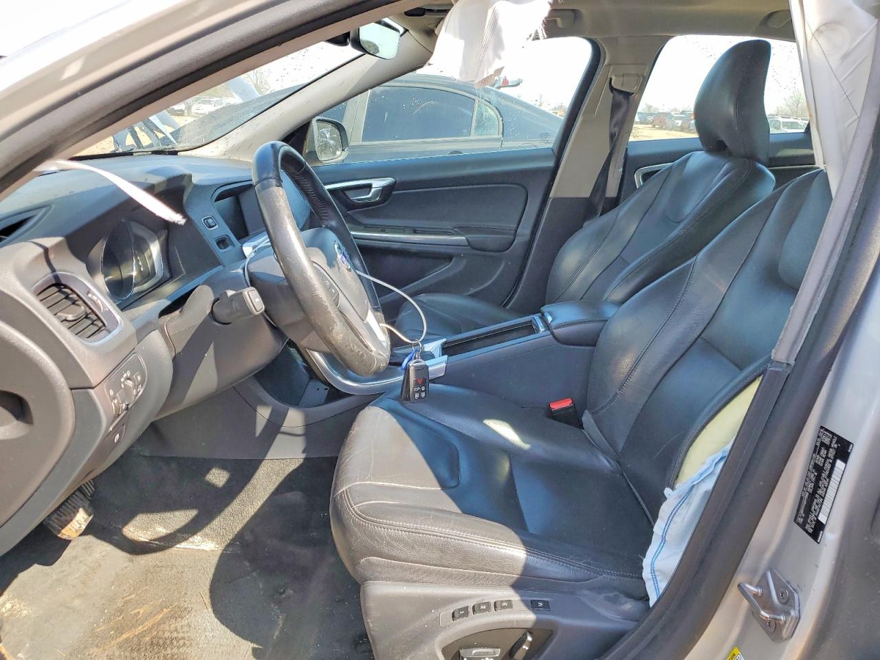 2016 VOLVO S60