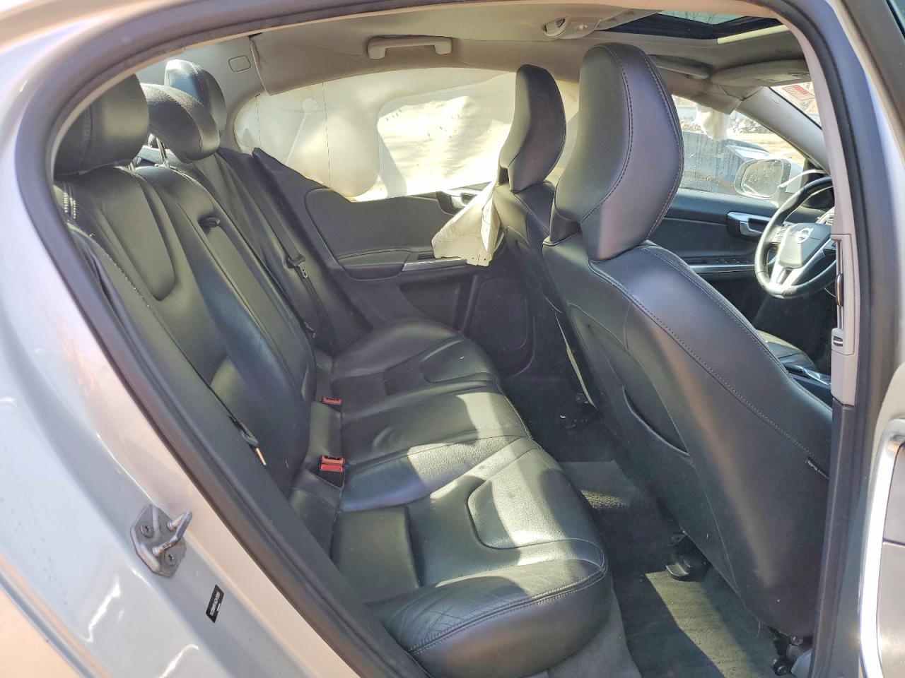 2016 VOLVO S60