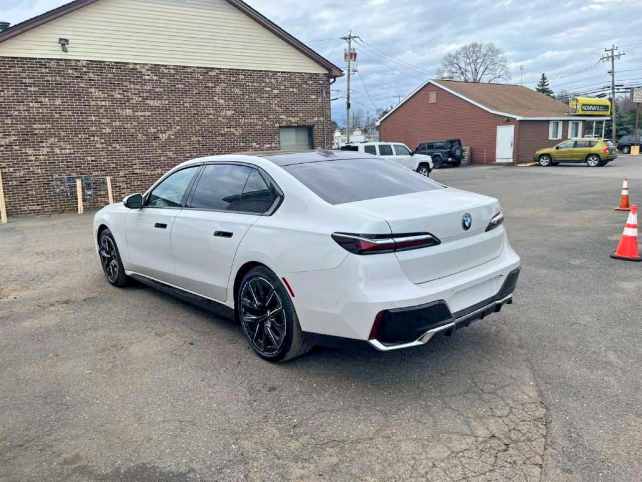 2023 BMW I7