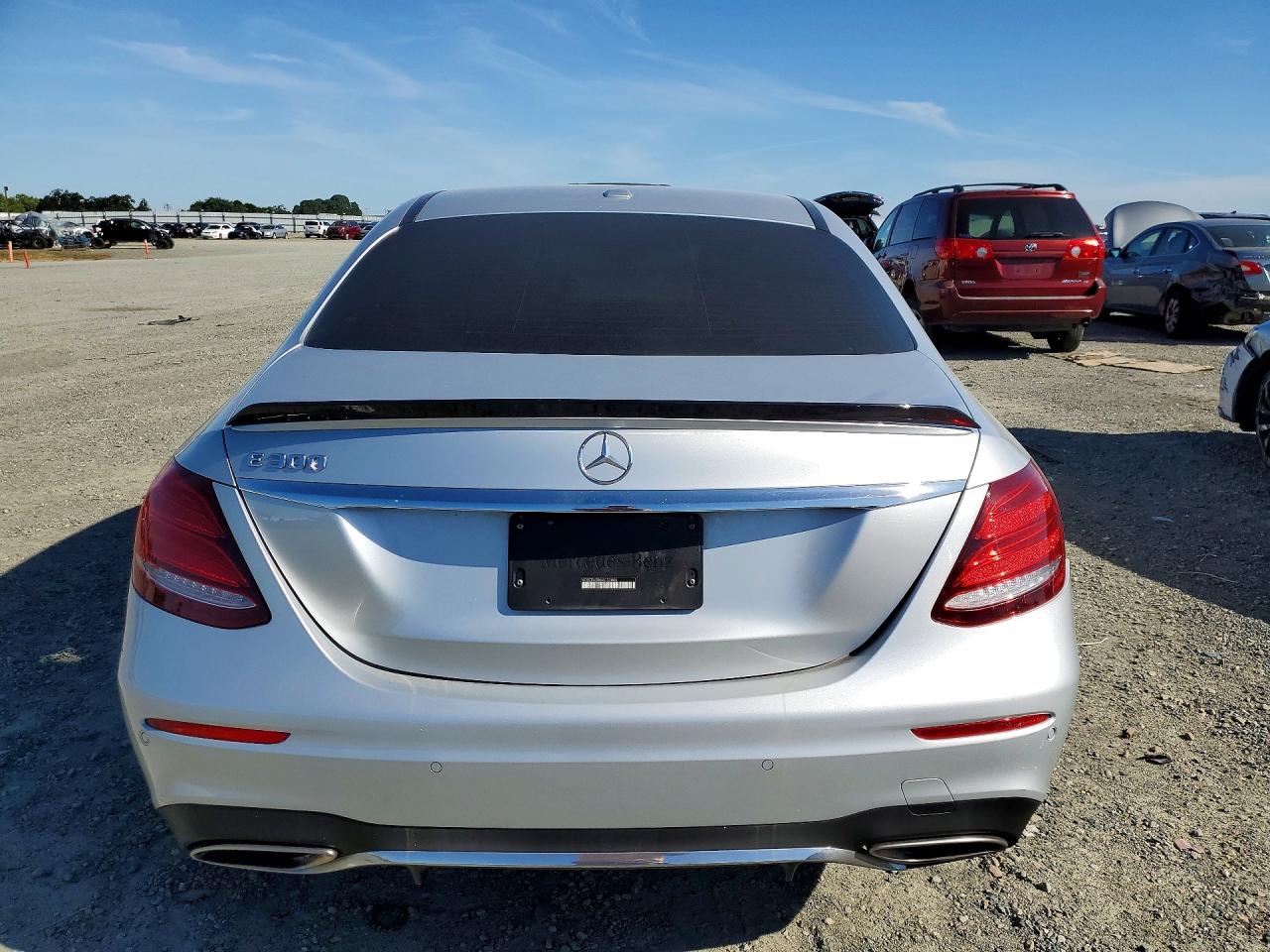 2017 MERCEDES-BENZ E