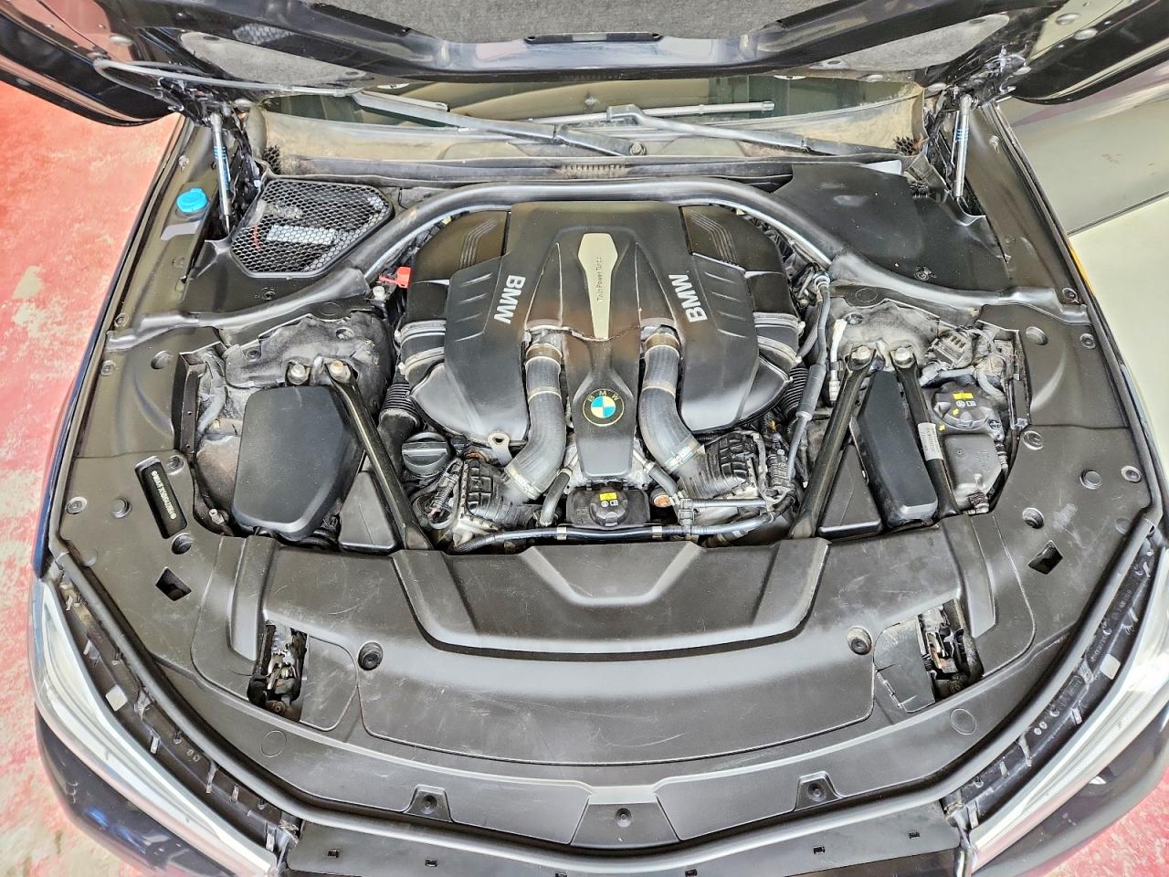 2017 BMW 750