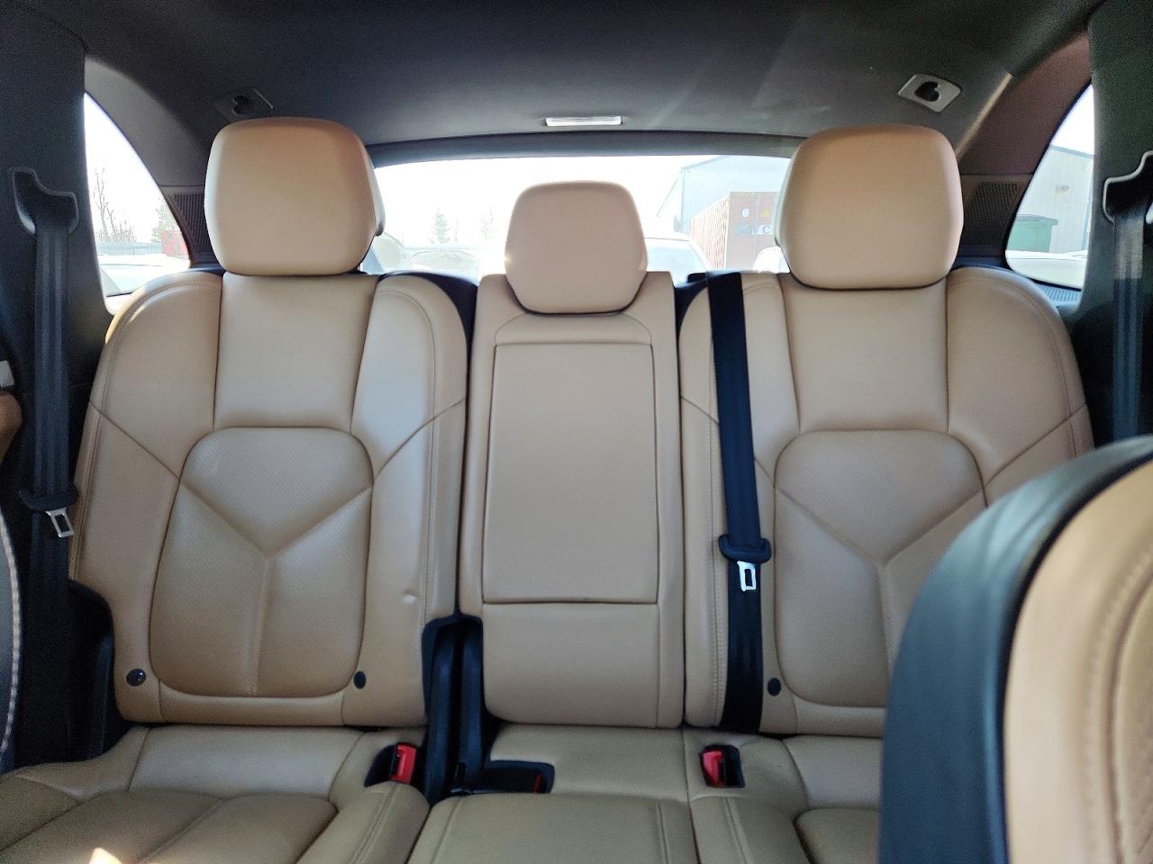 2016 PORSCHE CAYENNE AWD — ?
