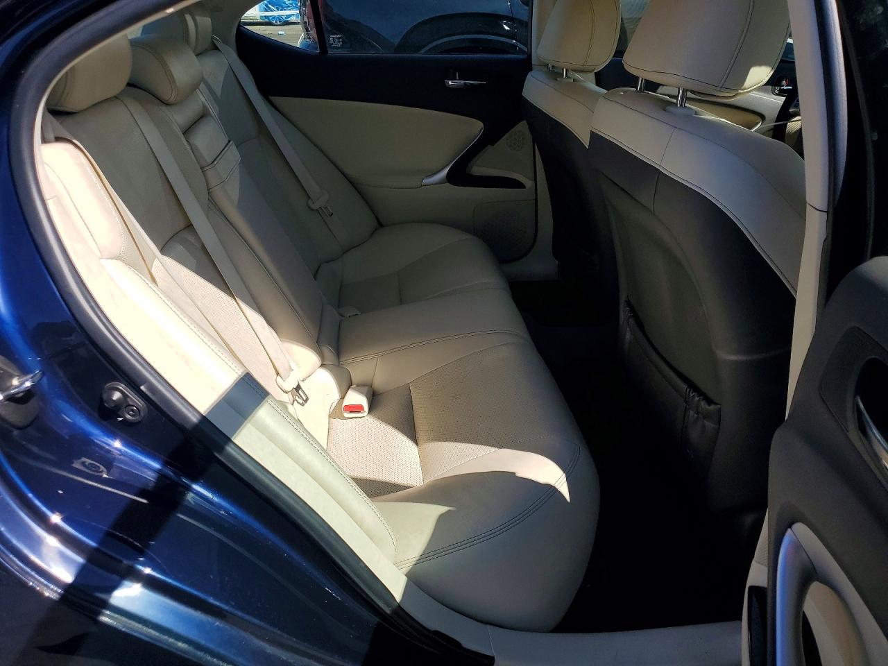 2012 LEXUS IS