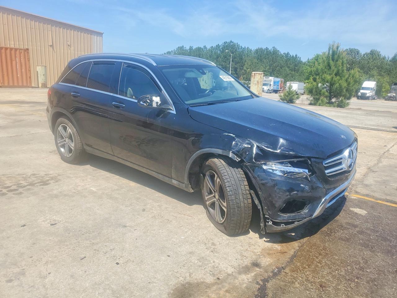 2017 MERCEDES-BENZ GLC