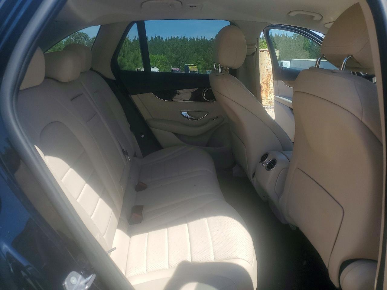 2017 MERCEDES-BENZ GLC