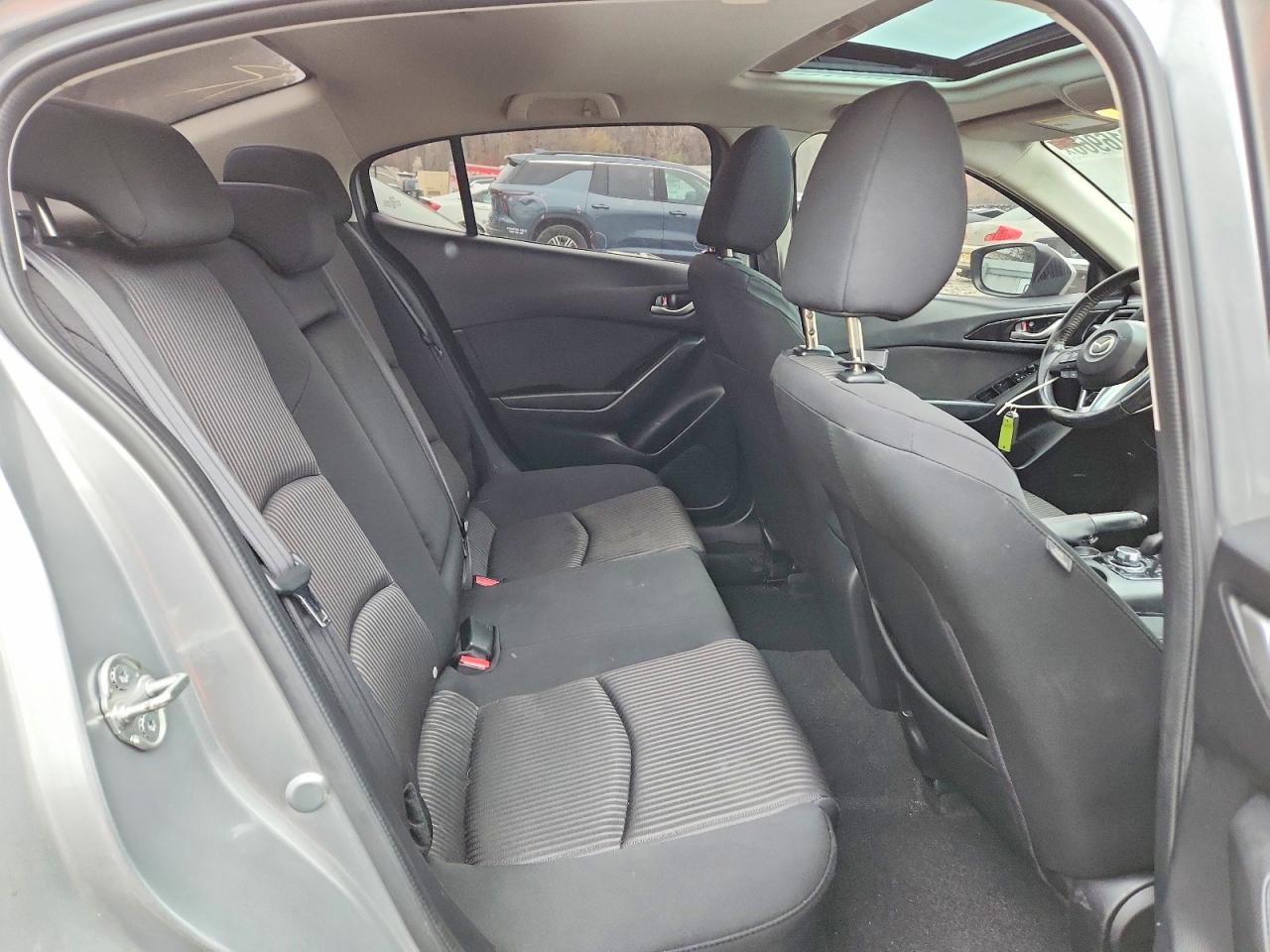 2016 MAZDA 3