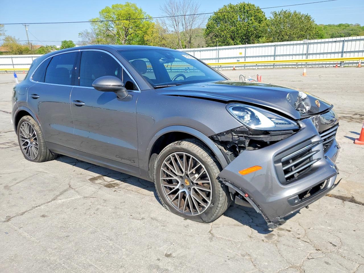 2019 PORSCHE CAYENNE