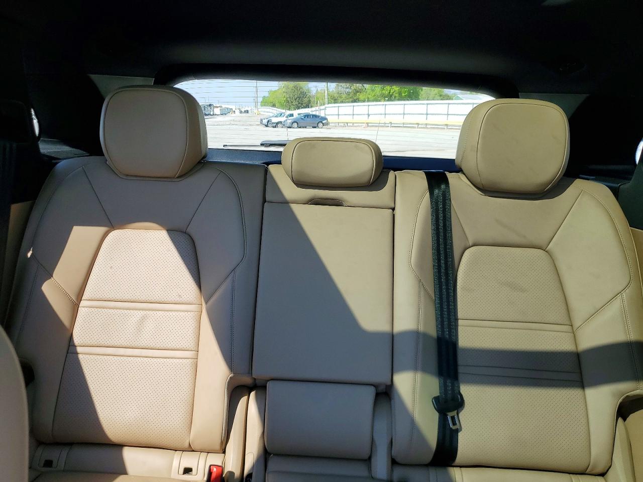 2019 PORSCHE CAYENNE