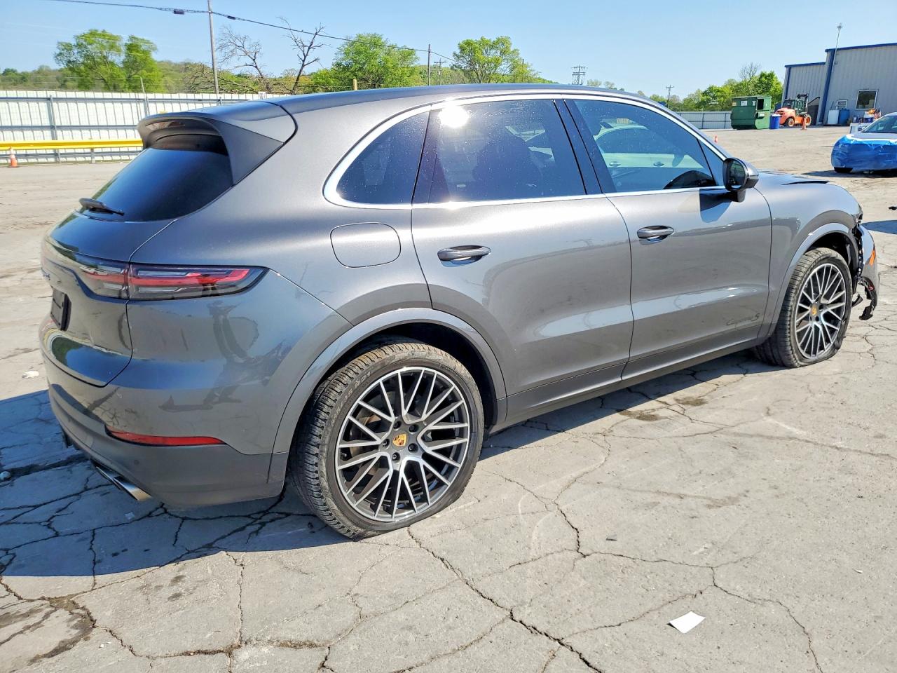 2019 PORSCHE CAYENNE