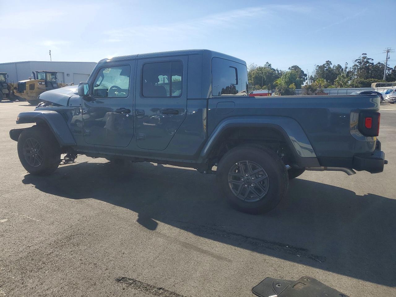 2025 JEEP GLADIATOR