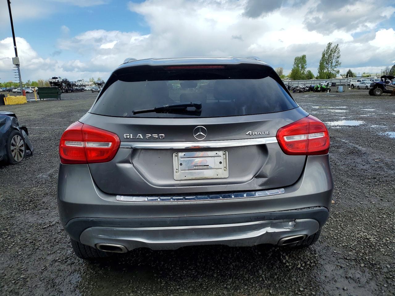 2016 MERCEDES-BENZ GLA