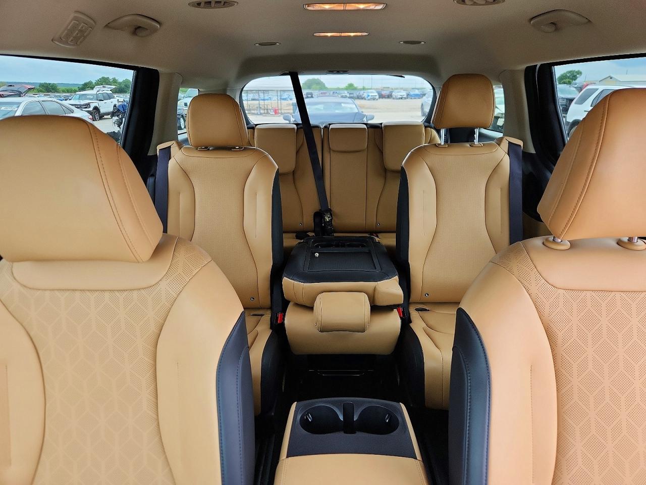 2024 KIA CARNIVAL