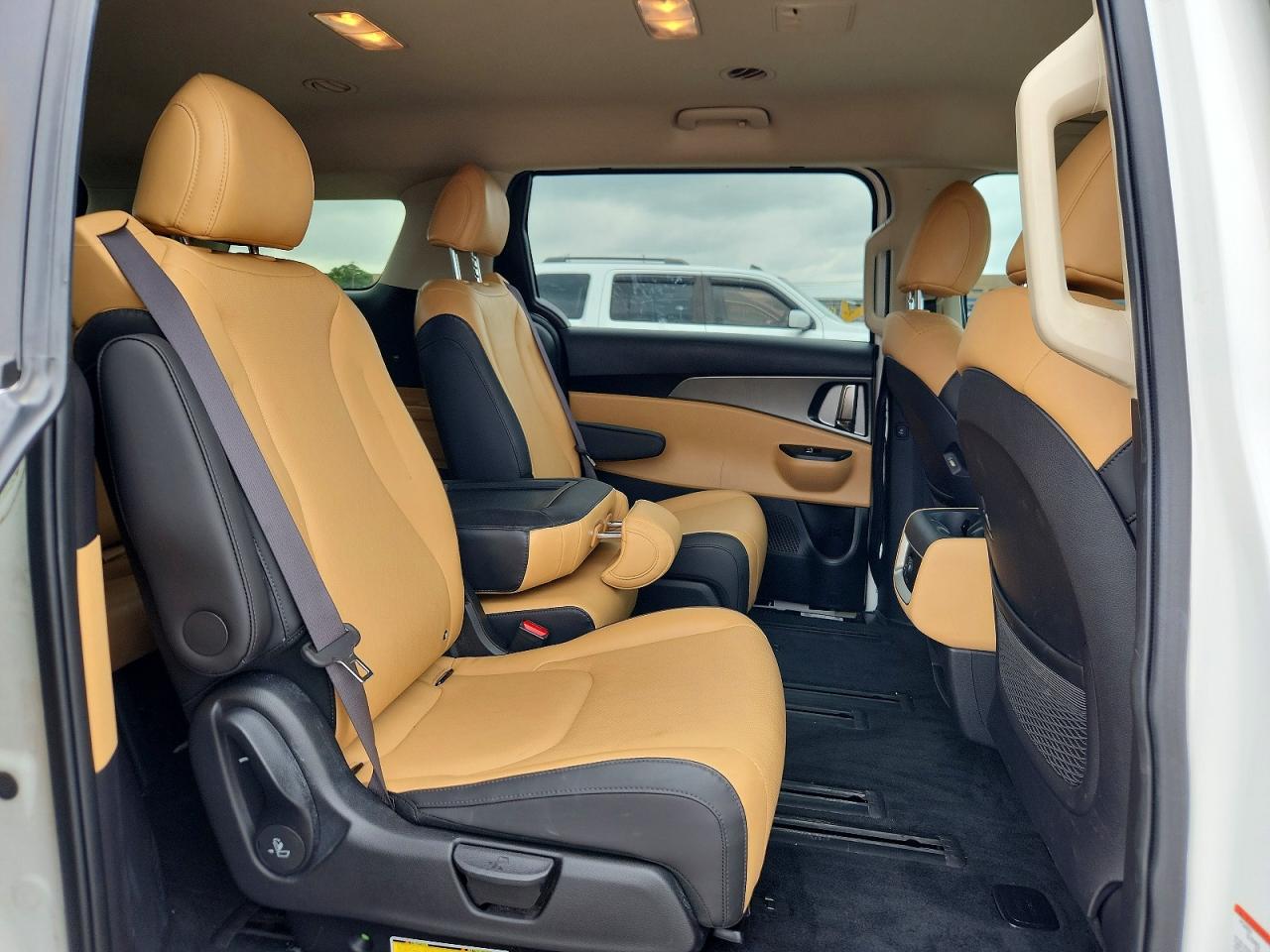 2024 KIA CARNIVAL