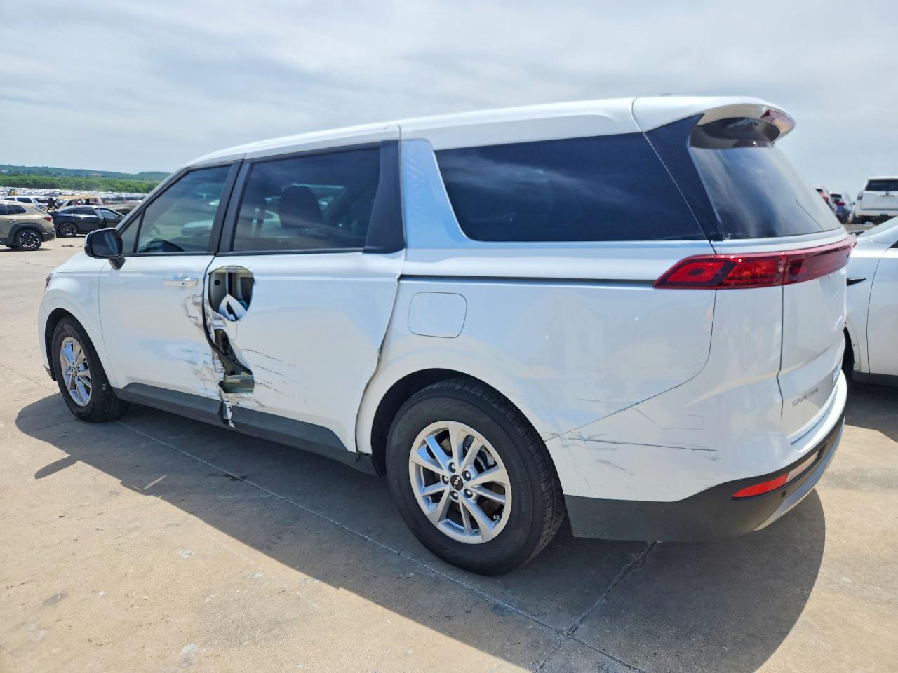 2024 KIA CARNIVAL