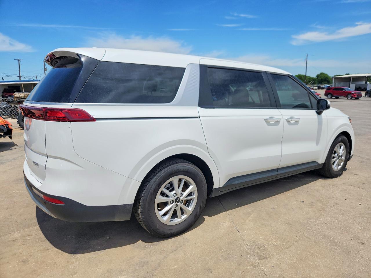 2024 KIA CARNIVAL