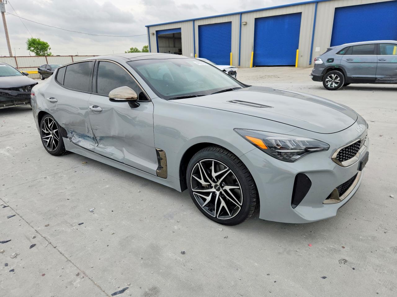 2022 KIA STINGER