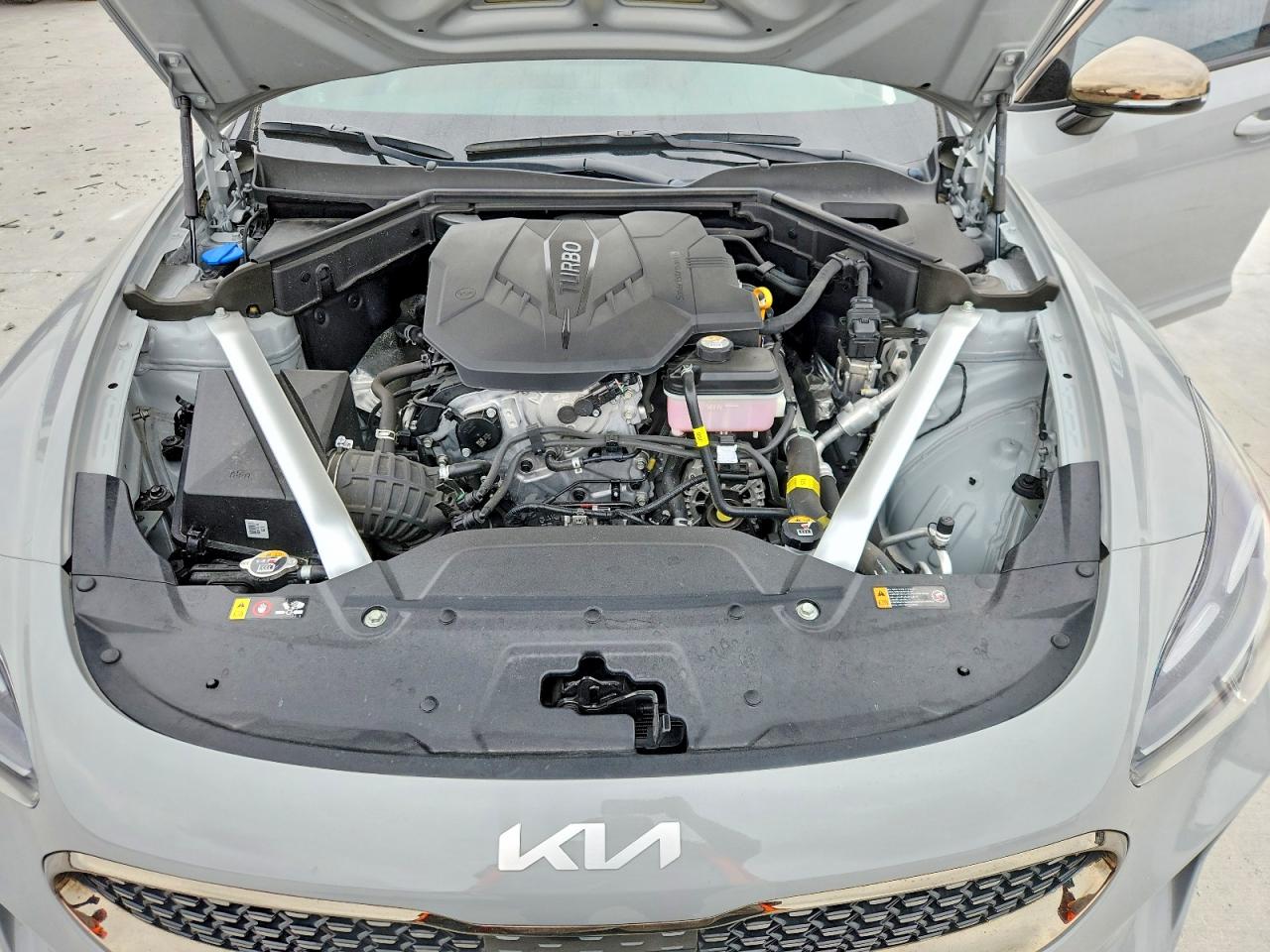 2022 KIA STINGER