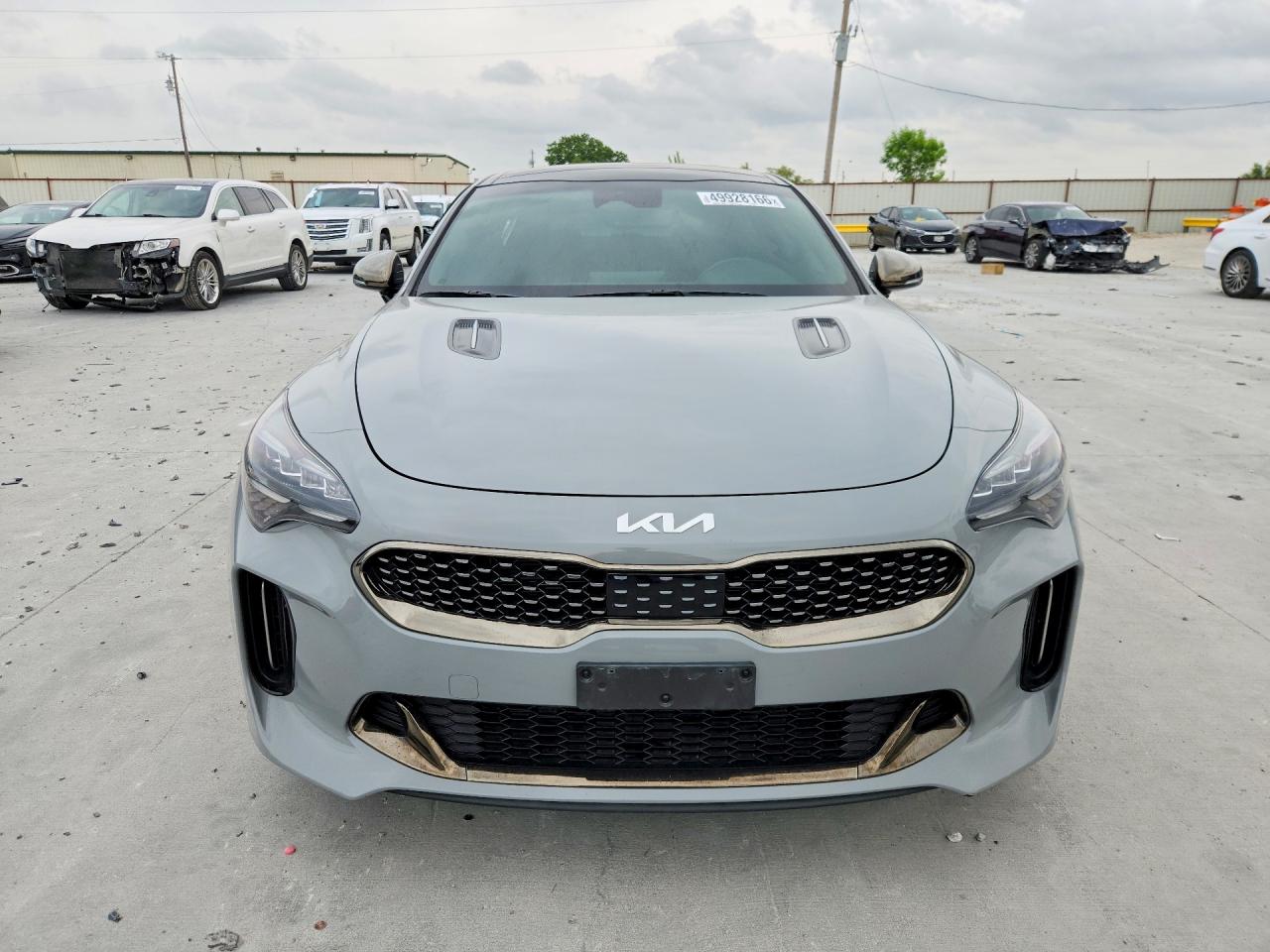 2022 KIA STINGER