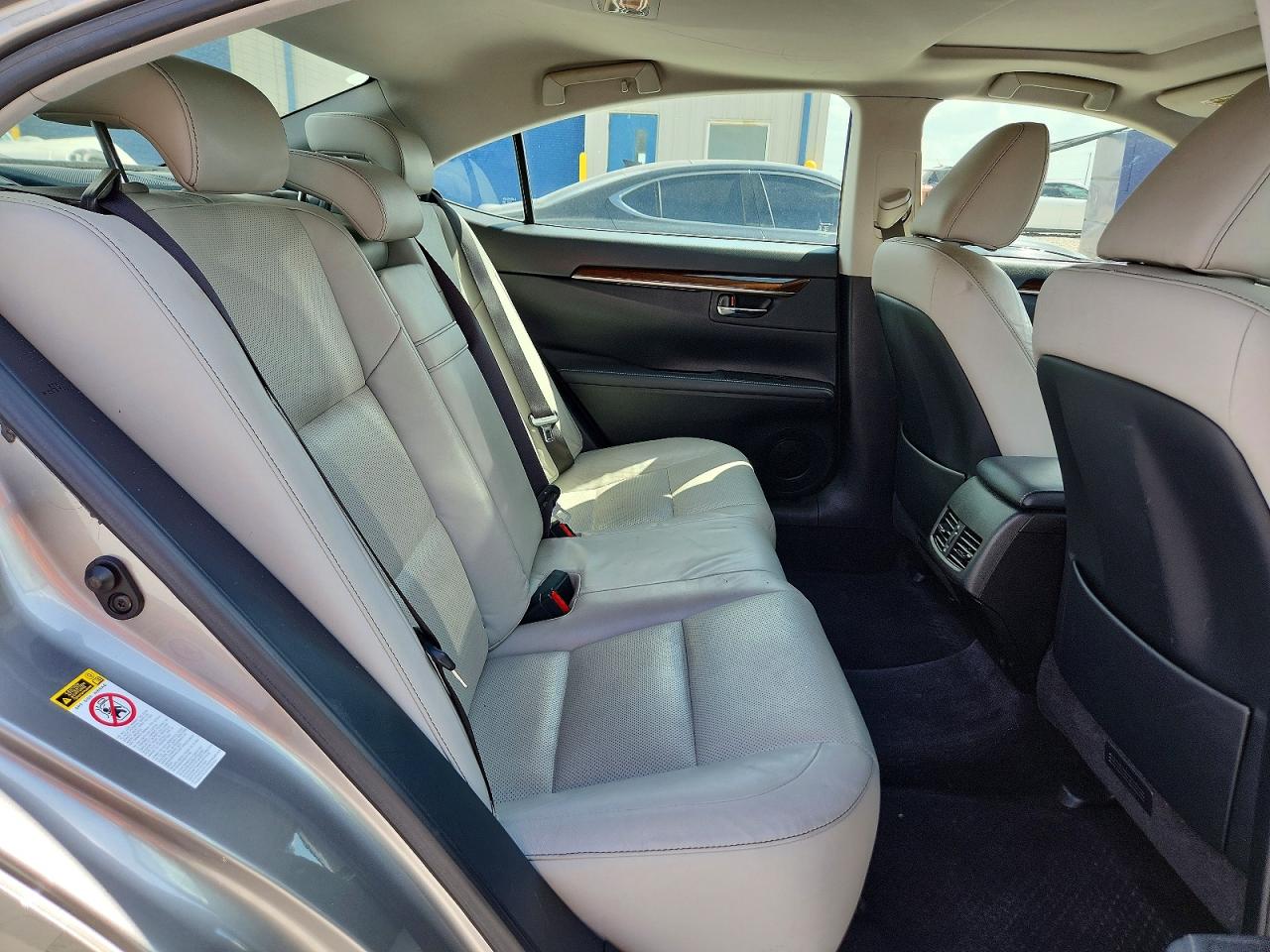 2015 LEXUS ES