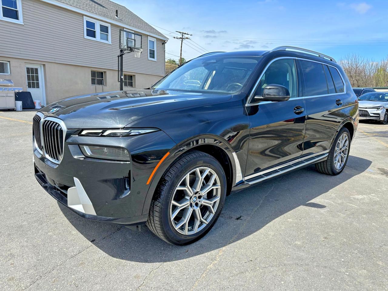 2025 BMW X7 — ?