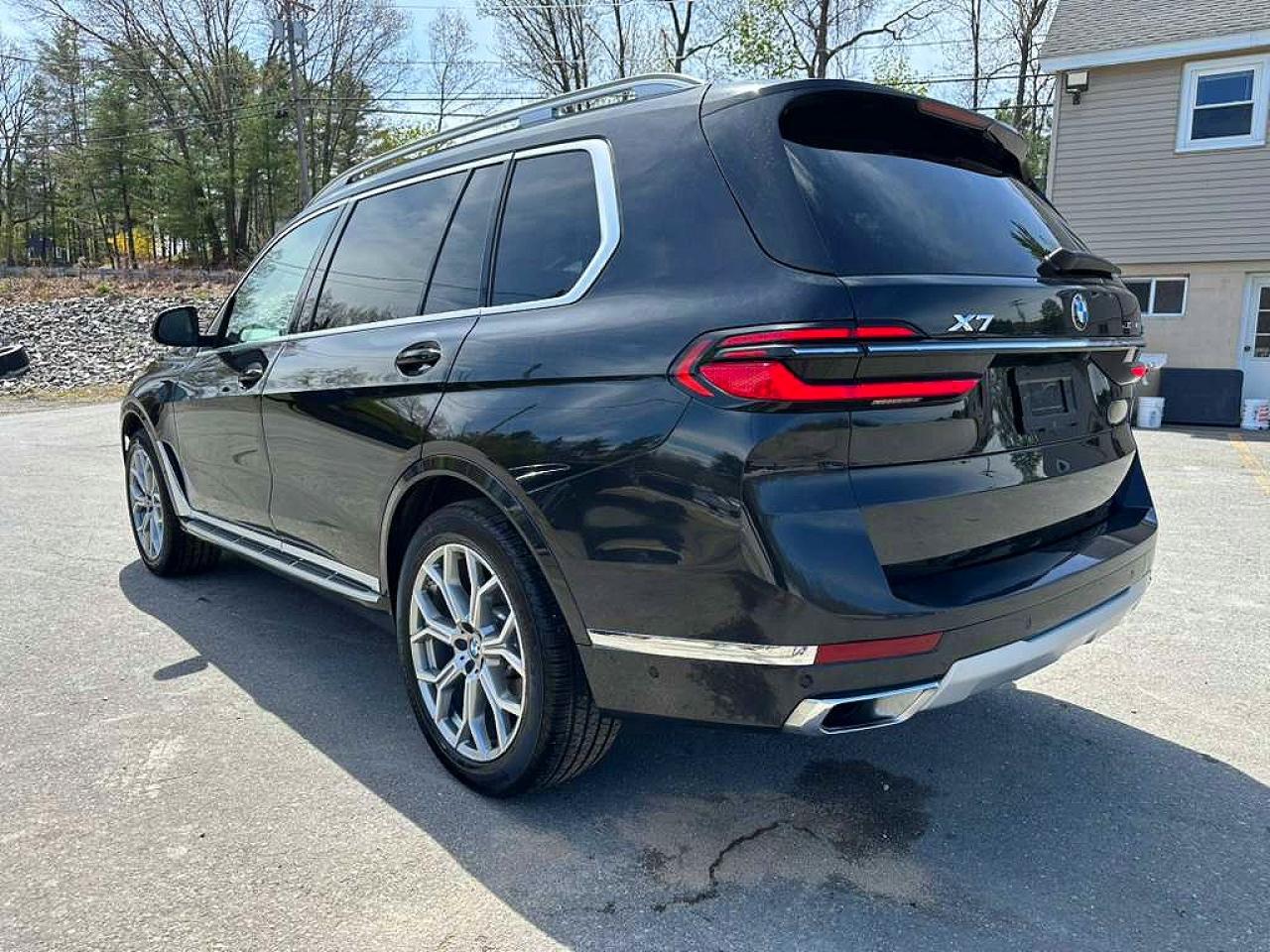 2025 BMW X7