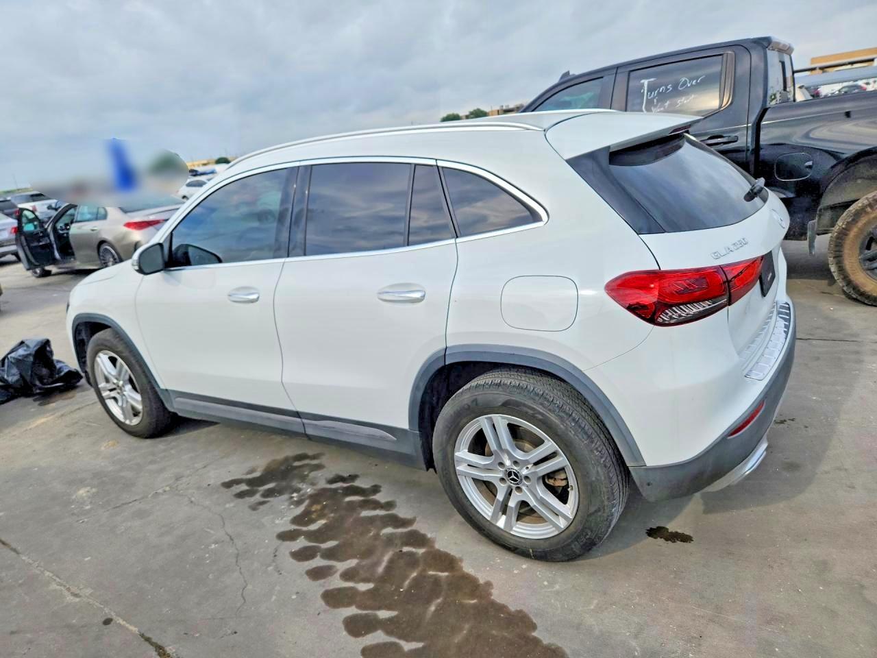 2021 MERCEDES-BENZ GLA — ?