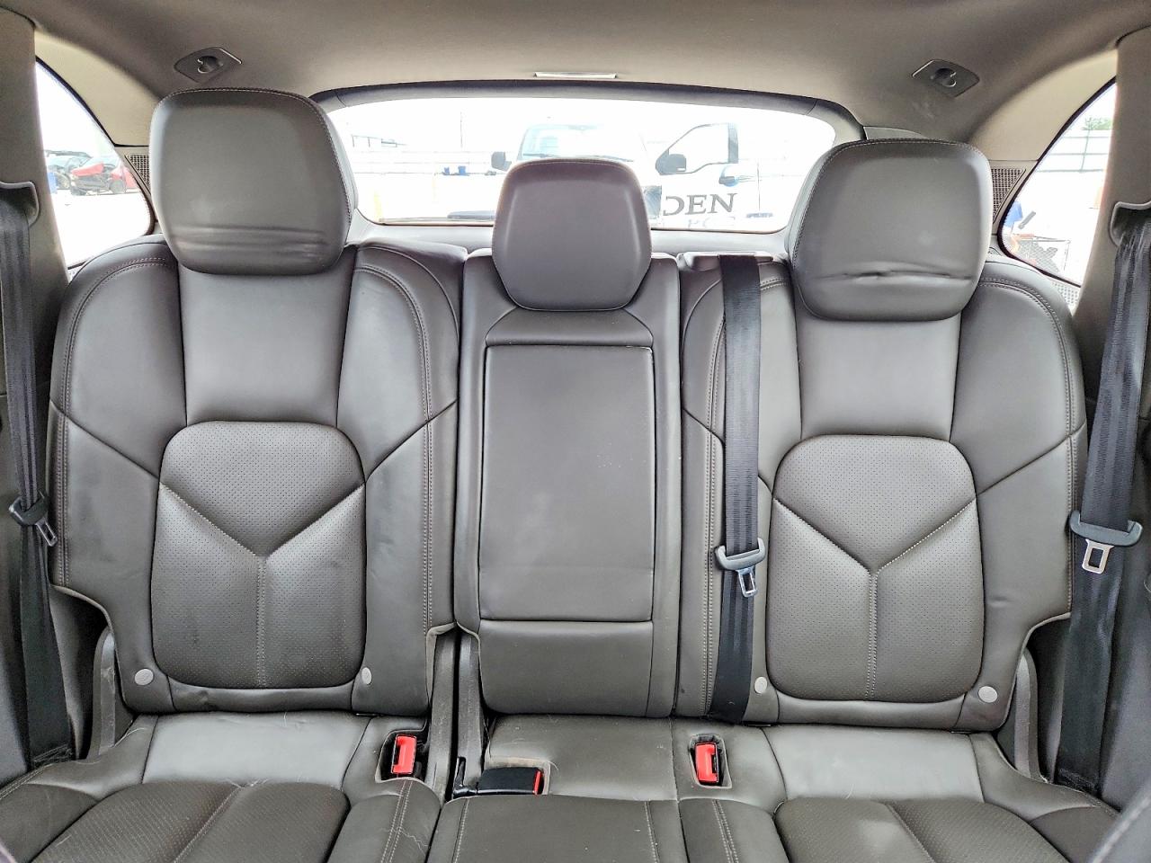 2016 PORSCHE CAYENNE