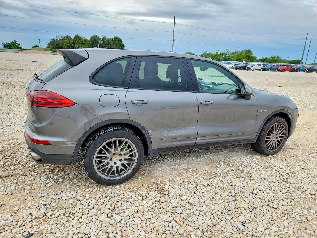 2016 PORSCHE CAYENNE