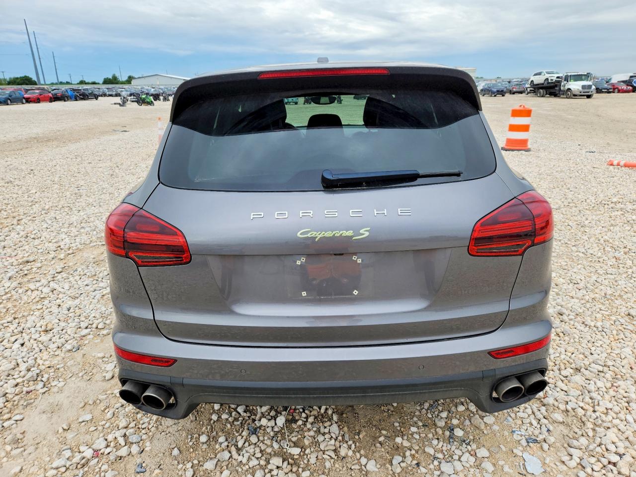 2016 PORSCHE CAYENNE