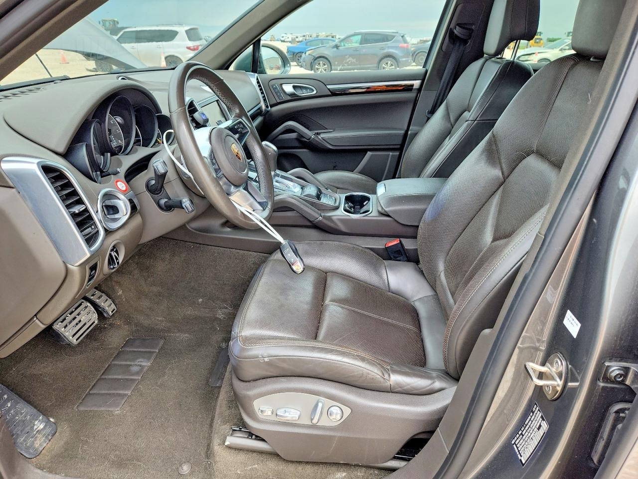 2016 PORSCHE CAYENNE