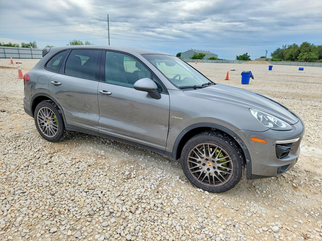 2016 PORSCHE CAYENNE