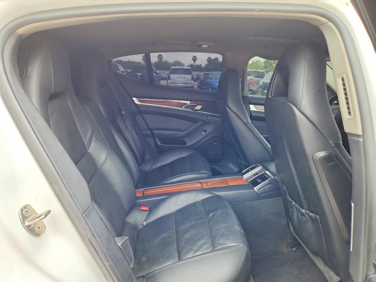2011 PORSCHE PANAMERA