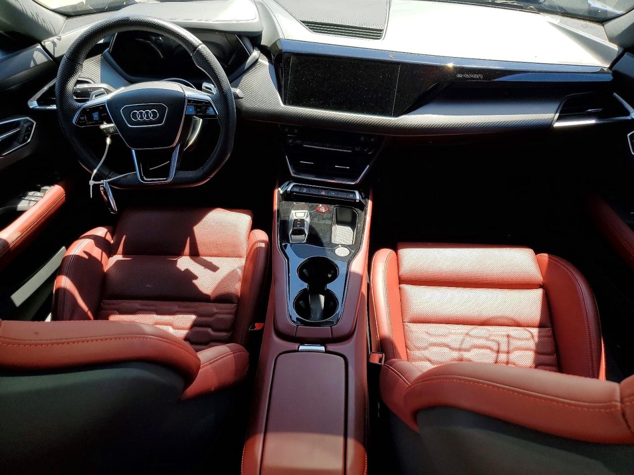 2024 AUDI E-TRON GT